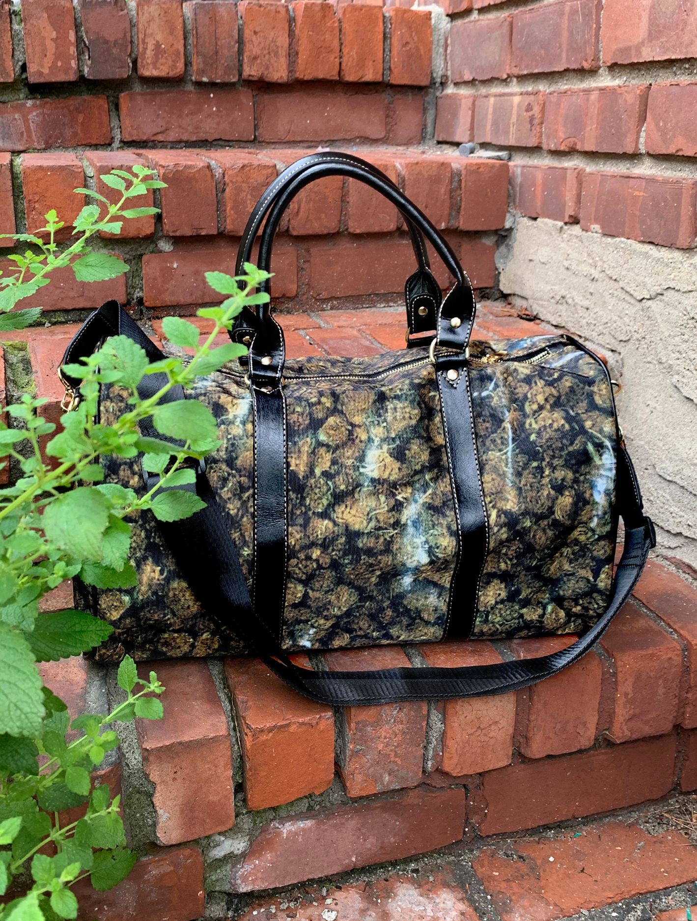 Just Get HIgh_small travel bag_plug_real