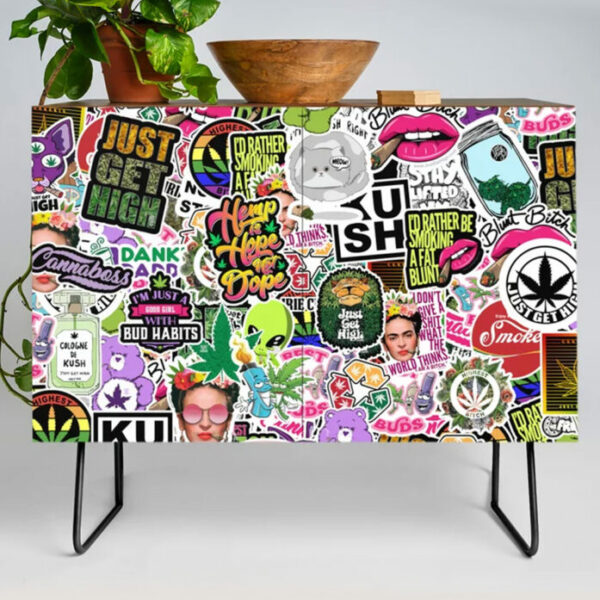 CREDENZA: STICKER TOSS